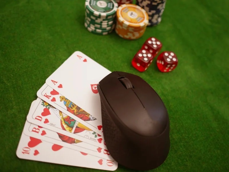  Straightforward Poker Tips to Begin Winning Games